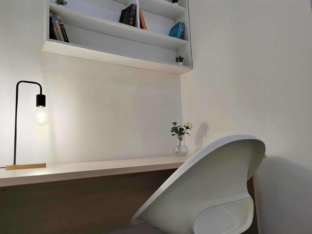 Sqare Apartment *