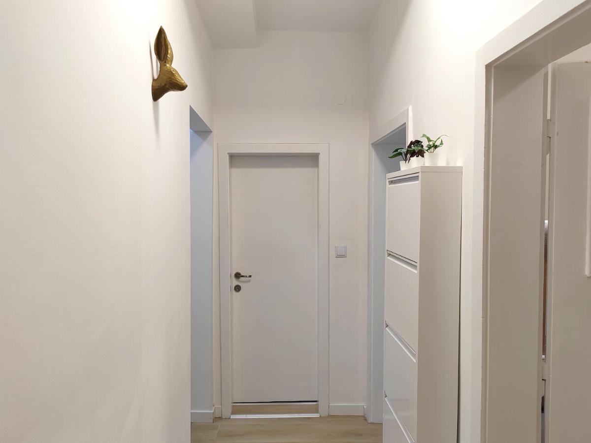 Sqare Apartment